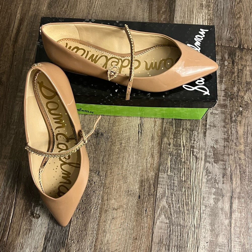 Sam Edelman beige patent leather flats 8.5 Crystal straps